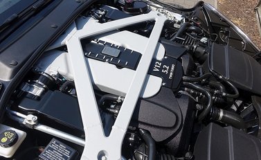 Aston Martin DB11 14