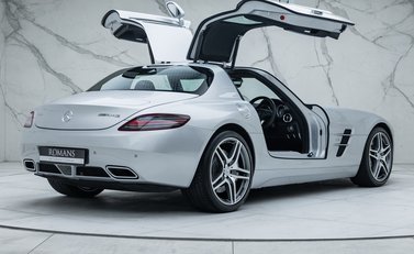 Mercedes-Benz SLS AMG 9