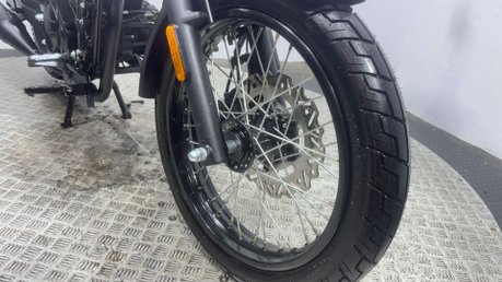 Sinnis Hoodlum 125 2019 ONLY 200 MILES NEW MOT SERVICED 125CC CRUISER BIKE 13