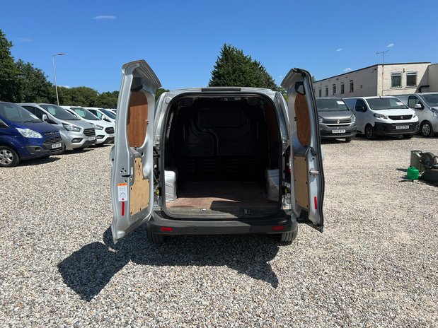 Ford Transit Courier SWB L1H1 Low Roof Limited Air Con Alloys Sensors EURO 6 NO VAT 9