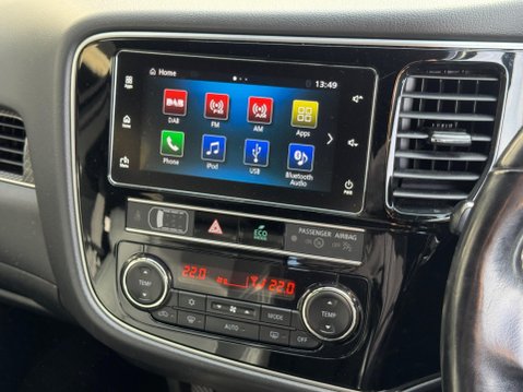 Mitsubishi Outlander 2.4h TwinMotor 13.8kWh 4h CVT 4WD Euro 6 (s/s) 5dr 11