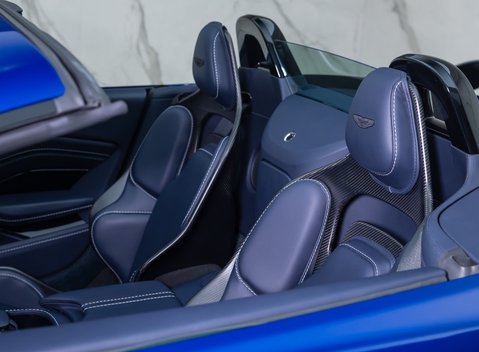 Aston Martin V12 Vantage ROADSTER 39