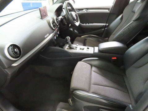 Audi A3 1.0 A3 Sportback 30 TFSI Black Edition Semi-Auto 5dr 8