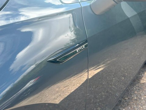 Volkswagen Golf STYLE ETSI DSG 8