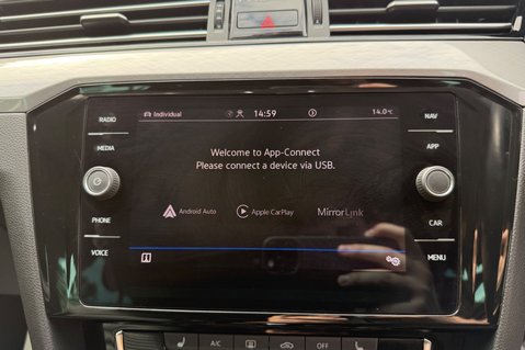 Volkswagen Passat SEL TSI EVO DSG - ONE OWNER - VAT QUALIFYING  48