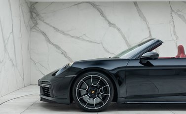 Porsche 911 Turbo S CABRIOLET (992) 43