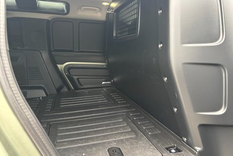 Land Rover Defender 110 D250 Hard Top SE MHEV - Deployable Towbar 17