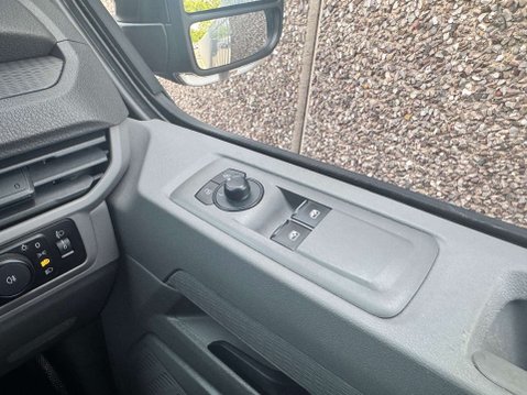 Volkswagen Transporter 2.0 TDI T28 Commerce Plus Panel Van 5dr Diesel Manual FWD SWB Euro 6 (s/s) 28