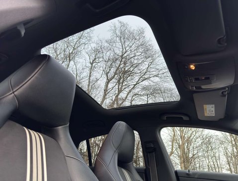 Mercedes-Benz CLA Class 2.1 CLA 220 WhiteArt D Auto 5dr 30