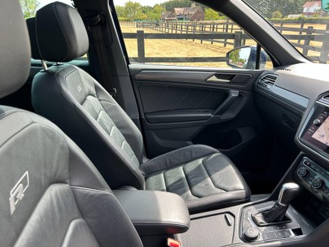 Volkswagen Tiguan 2.0 TDI R-Line DSG 4Motion Euro 6 (s/s) 5dr 19