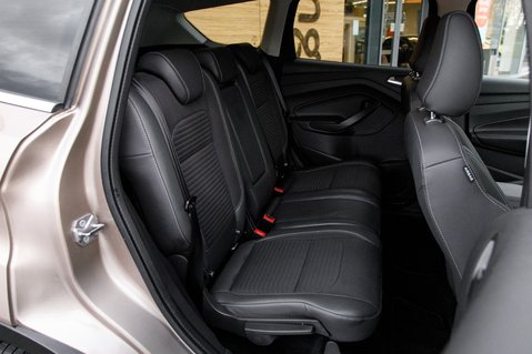 Ford Kuga TITANIUM EDITION 32