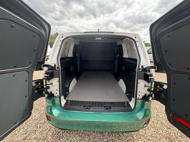 Volkswagen Id.Buzz AUTO LWB L2 Delivery Miles Commerce Plus Air Alloys Cam EURO 6 NO VAT 9