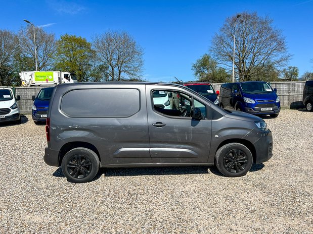 Citroen Berlingo SWB L1H1 Driver 1000 Air Con Alloys Camera Nav Sensors EURO 6 NO VAT 5