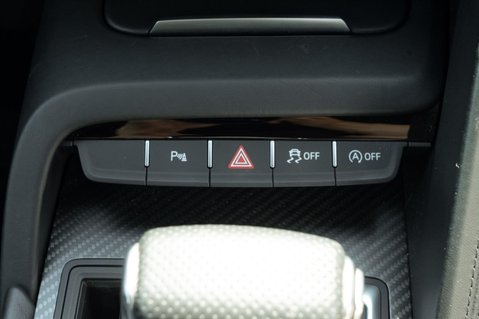 Audi R8 5.2 FSI V10 Plus S Tronic quattro Euro 6 (s/s) 2dr 37