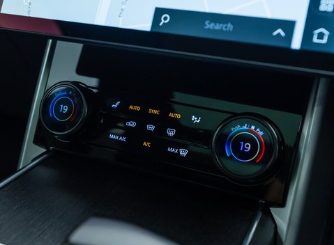 Land Rover Range Rover P530 SV 26