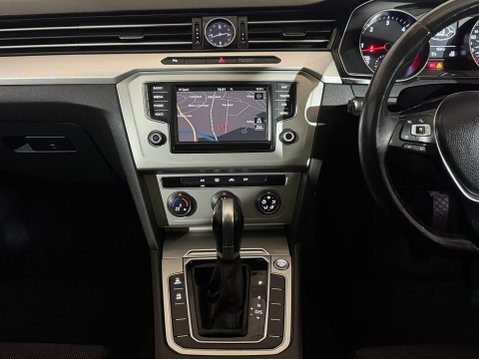 Volkswagen Passat SE BUSINESS TDI BLUEMOTION TECH DSG 14