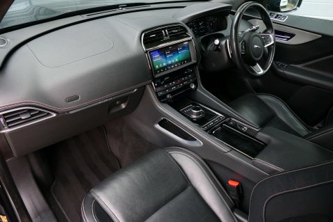 Jaguar F-Pace 2.0 F-Pace Chequered Flag AWD Auto 4WD 5dr 6