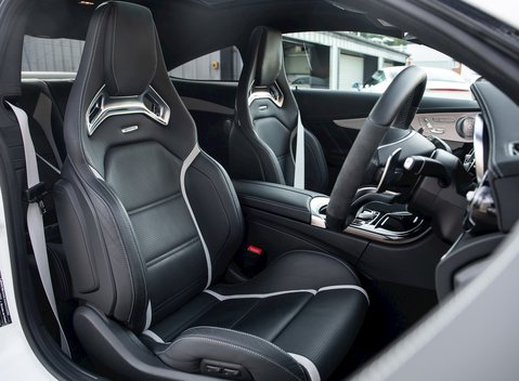 Mercedes-Benz C Class C63 S Coupe 11