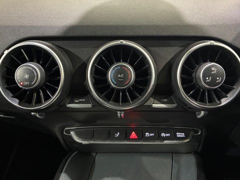 Audi TT 2.0 TFSI S line Euro 6 (s/s) 3dr 29