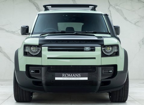 Land Rover Defender 110 75th Anniversary P400e 4
