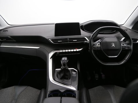 Peugeot 3008 1.2 PureTech Allure Euro 6 (s/s) 5dr 9