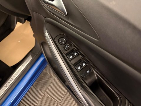 Vauxhall Grandland X 1.2 Turbo Sport Nav Auto Euro 6 (s/s) 5dr 33