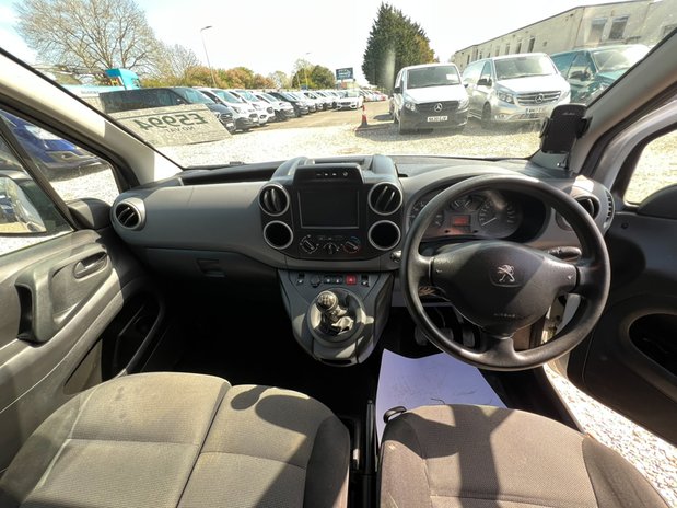 Peugeot Partner SWB L1H1 (SOLD) Low Roof Professional Air Con EURO 6 NO V 25