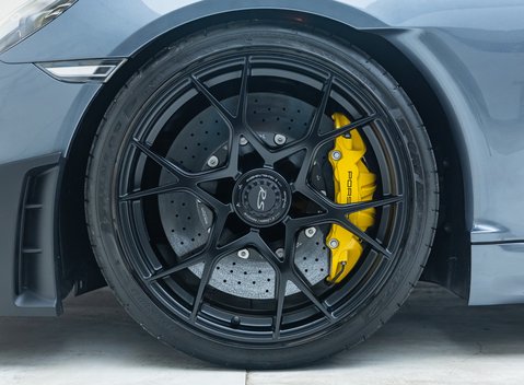 Porsche 718 SPYDER RS PDK 28