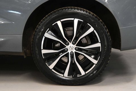 Volvo XC60 2.0 XC60 + B5 MHEV AWD Auto 4WD 5dr 44