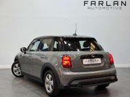 Mini Hatch 1.5 Cooper Classic Hatchback 5dr Petrol Steptronic Euro 6 (s/s) (136 ps) 4
