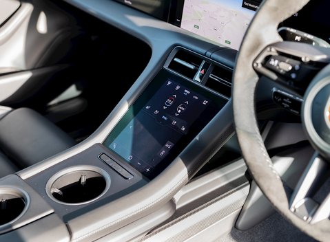 Porsche Taycan Turbo S 22