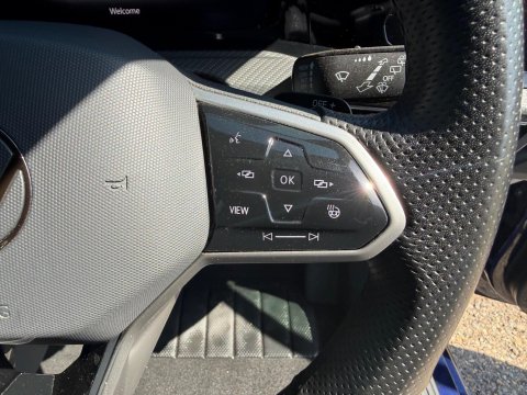 Volkswagen Golf R-LINE ETSI DSG 38