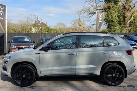Skoda Karoq SPORTLINE TSI DSG AUTOMATIC - METEOR GREY -PAN ROOF -APPLE CARPLAY 10