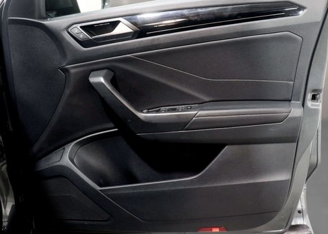 Volkswagen T-Roc 1.5 T-Roc R-Line TSI Semi-Auto 5dr 44