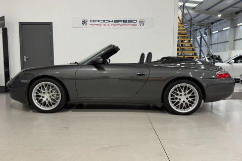 Porsche 911 Carrera 4 Cabriolet 9