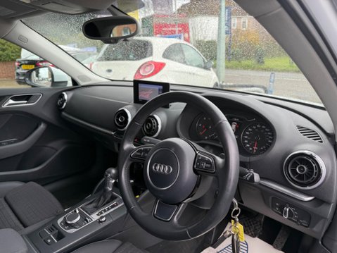 Audi A3 2.0 TDI Sport Sportback S Tronic Euro 5 (s/s) 5dr 17