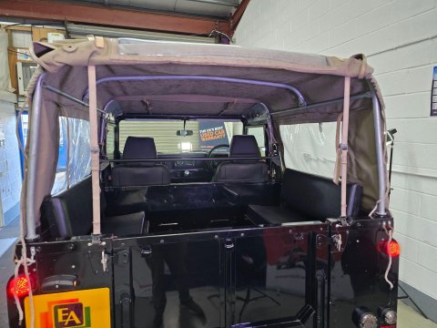 Land Rover Defender 90 HARD-TOP TD5 14