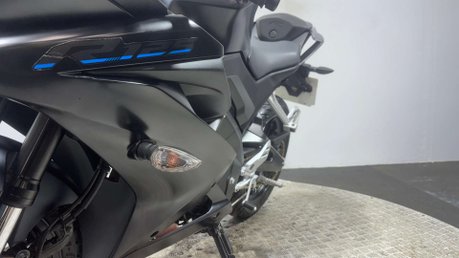 Yamaha R125 YZF 2023 ONLY 4K 1 OWNER NEW MOT SERVICED SPORTS BIKE 125CC 43