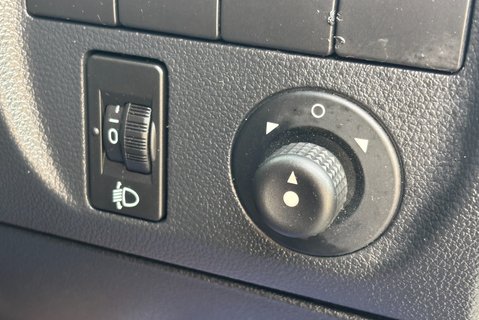 Citroen Berlingo 850 LX L1 90 ps HDi Panel Van - Air Con / Twin Side Loading Doors 32