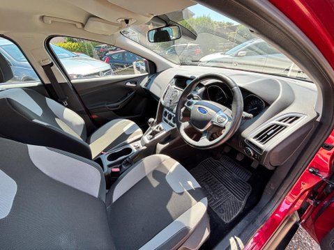 Ford Focus 1.0T EcoBoost Zetec Euro 5 (s/s) 5dr 10