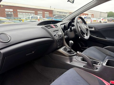 Honda Civic 1.6 Civic i-DTec Black Edition 5dr 33