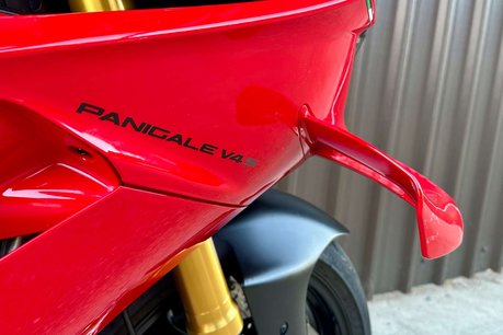 Ducati Panigale V4 1.1 Panigale V4 S 22