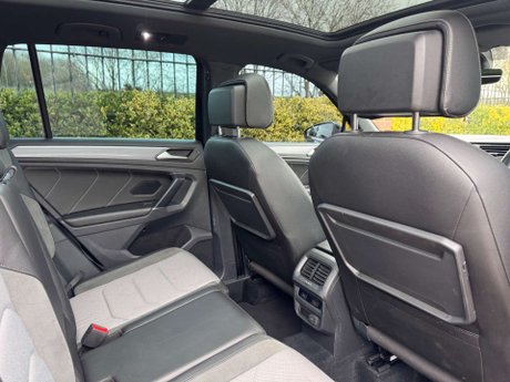 Volkswagen Tiguan 2.0 Tiguan R-Line TDI BlueMotion Technology 4Motion Semi-Auto 4WD 5dr 59