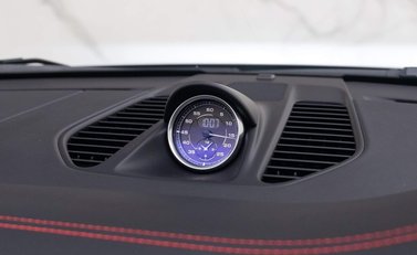 Porsche 911 Targa 4 GTS (991.2) 10