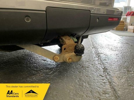 Land Rover Discovery 3.0 SD V6 XS Auto 4WD Euro 5 5dr 4