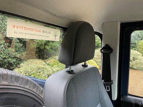 Land Rover Defender 2.4 TDCi Pickup 2dr Diesel Manual 4WD SWB Euro 4 (122 bhp) 31