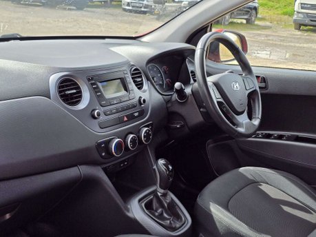 Hyundai i10 1.2 SE Hatchback 5dr Petrol Auto Euro 6 (87 ps) 23