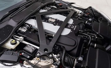 Aston Martin DBS Superleggera 28