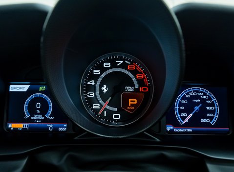 Ferrari F8 Tributo 16