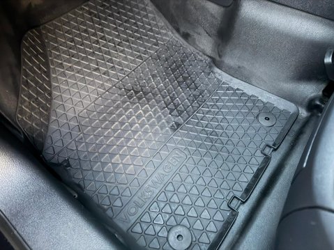 Volkswagen Caddy C20 TDI HIGHLINE 33